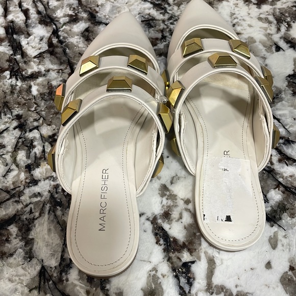 Marc fisher studded flat - Picture 2 of 4